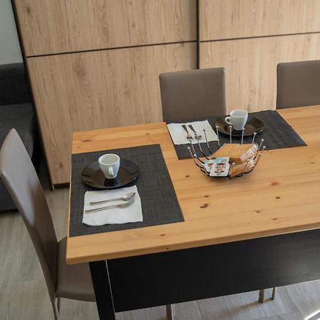 Apartment Milan Near Metro-M5 Milão Exterior foto